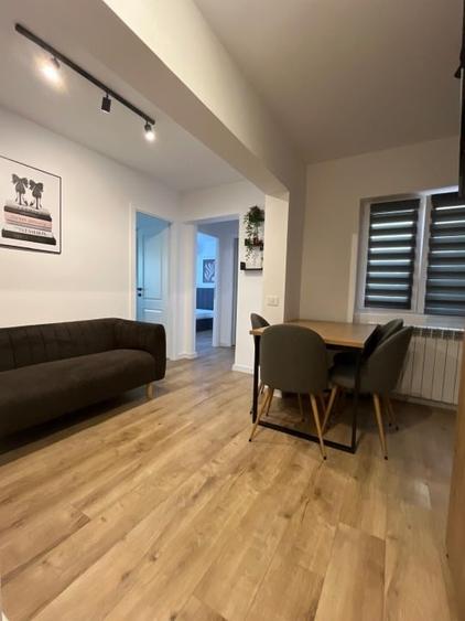 Apartament cu 3 camere decomandat în Piața Unirii