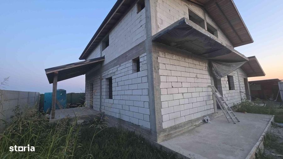 Casă cu 4 camere în Clinceni
