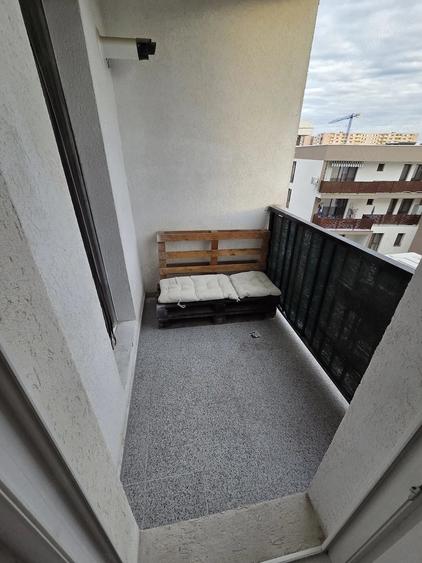 Garsonieră decomandată în Titan