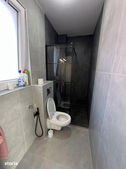 Casă cu 4 camere decomandat cu Teren 70 Mp în Cristian