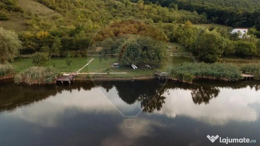 Teren de 1501 mp, în Sântejude