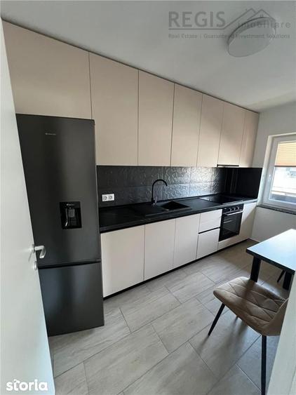 Apartament cu 3 camere decomandat, mobilat în Tractorul