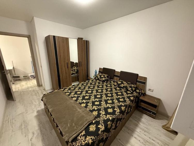 Apartament cu 2 camere semidecomandat în Roșu