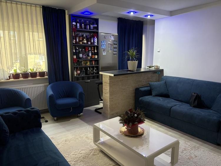 Apartament cu 3 camere decomandat în Sud