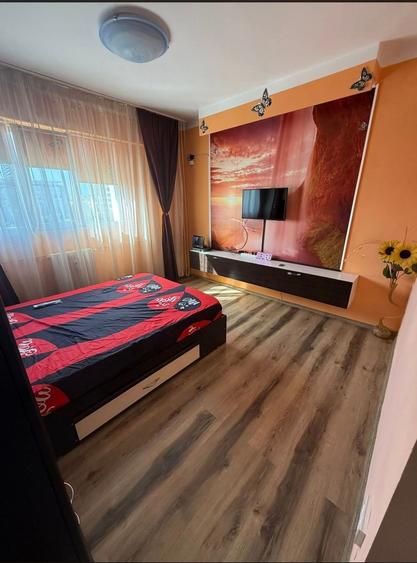 Apartament cu 2 camere decomandat în Republicii