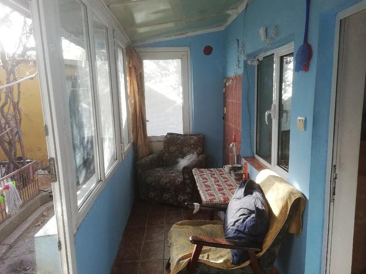 Casă cu 3 camere cu Teren 250 Mp în Lacu Dulce