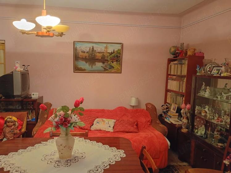 Casă cu 4 camere cu Teren 1361 Mp în Florești
