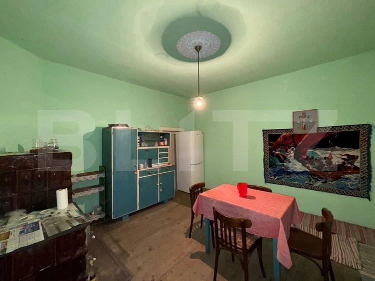 Casă individuală cu 2 camere cu Teren 1207 Mp în Brad