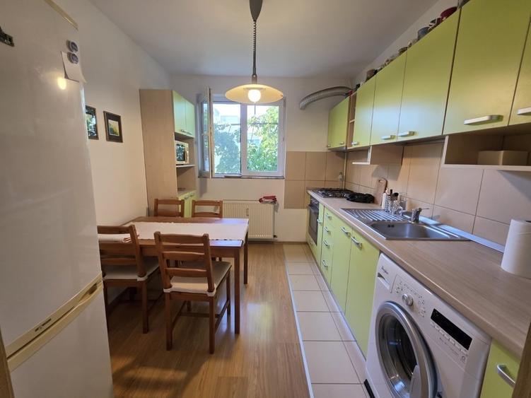 Apartament cu 3 camere decomandat în 1 Decembrie 1918