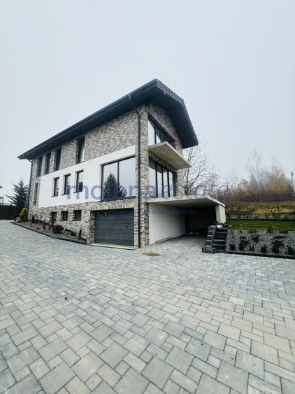 Casă individuală cu 6 camere cu Canalizare în Făget