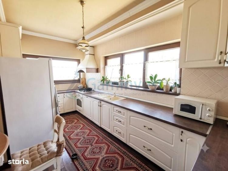 Casă cu 4 camere cu Teren 900 Mp în Central