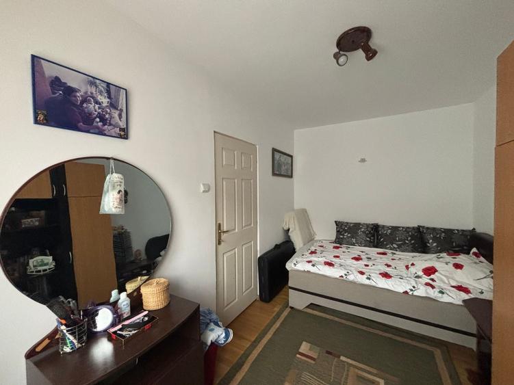 Apartament cu 3 camere semidecomandat, mobilat în Hipodrom 2
