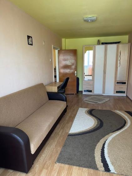 Apartament cu 2 camere, mobilat în Colonia Bod