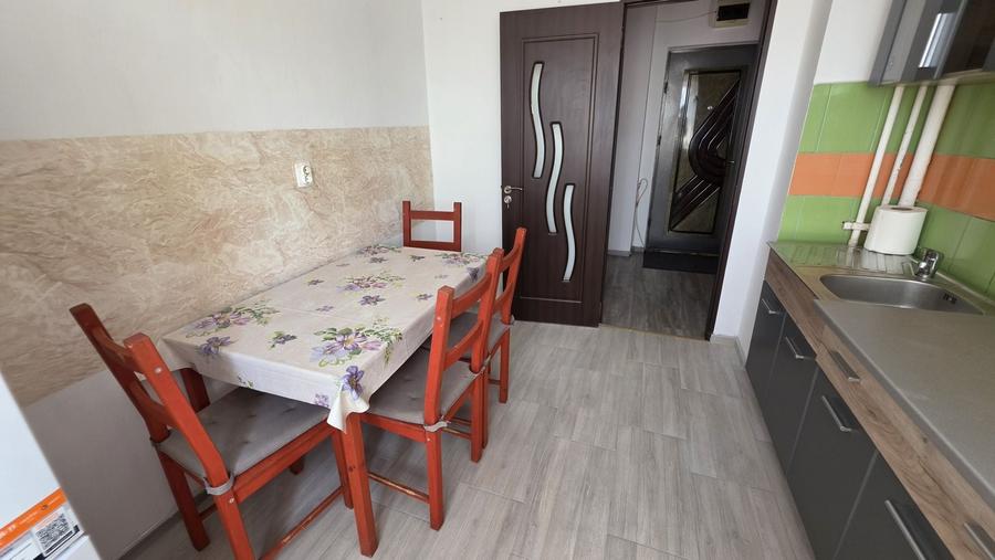 De inchiriat apartament 2 camere, decomandat, etaj 3 - 1