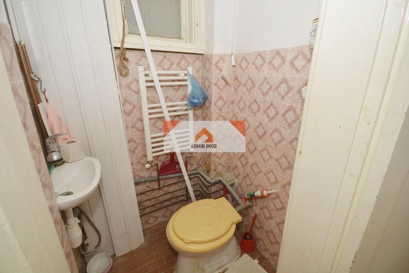 Apartament cu 3 camere semidecomandat în Dacia