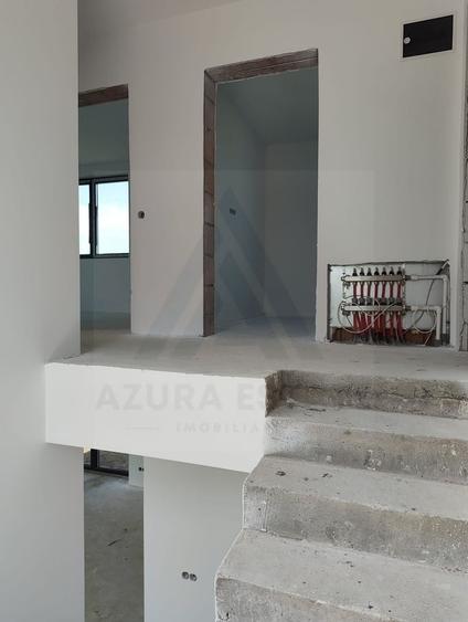 Casă individuală cu 4 camere cu Canalizare în Cristian