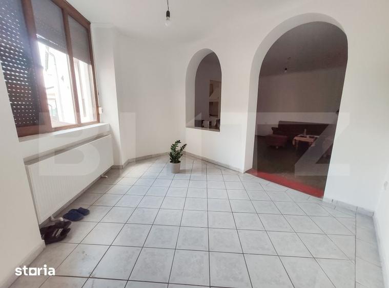 Casă cu 5 camere cu Teren 598 Mp în Central
