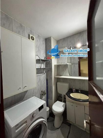 Apartament cu 3 camere semidecomandat, mobilat în Dristor