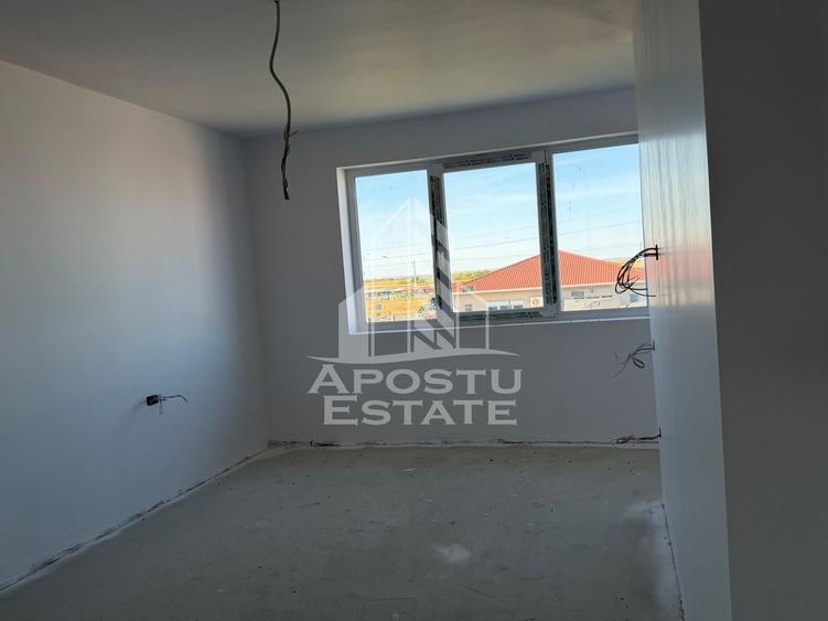 Duplex cu 4 camere cu Canalizare în Remetea Mare