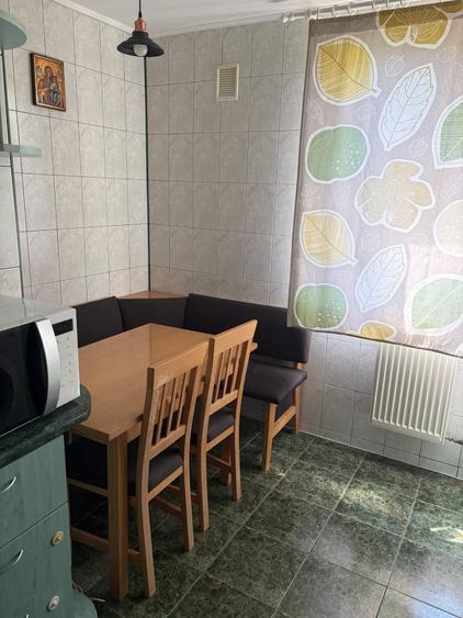 Apartament cu 3 camere semidecomandat, mobilat în Drumul Taberei