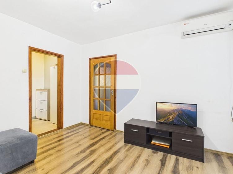 Apartament cu 2 camere semidecomandat, mobilat în Olteniței