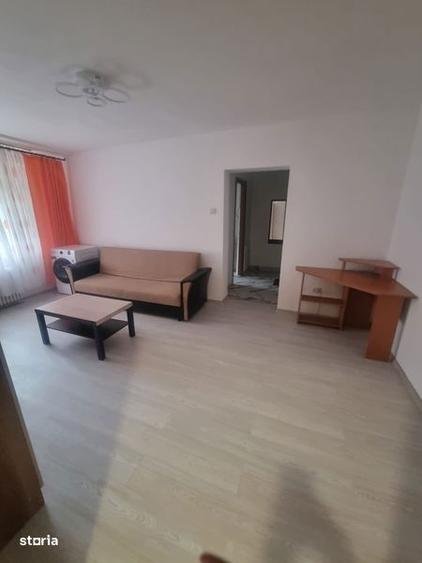 Apartament cu 2 camere, mobilat în Pajura