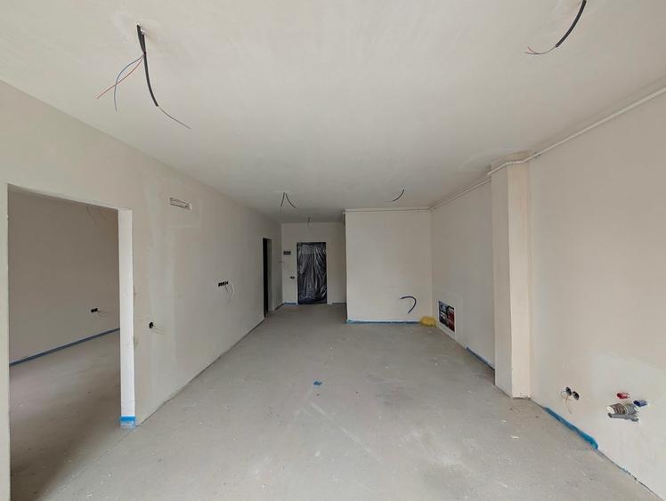 Apartament cu 2 camere semidecomandat în Florești