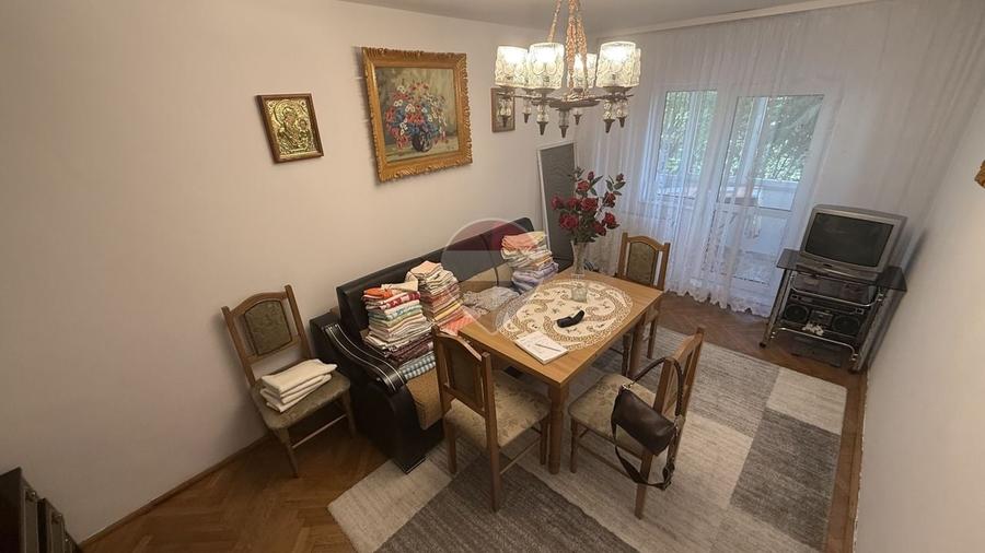 Apartament cu 2 camere decomandat, mobilat în Central