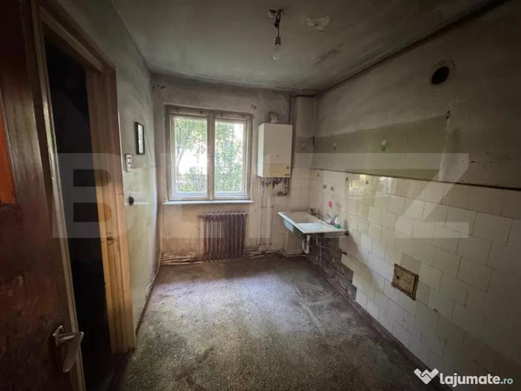 Apartament cu 2 camere semidecomandat în Gojdu