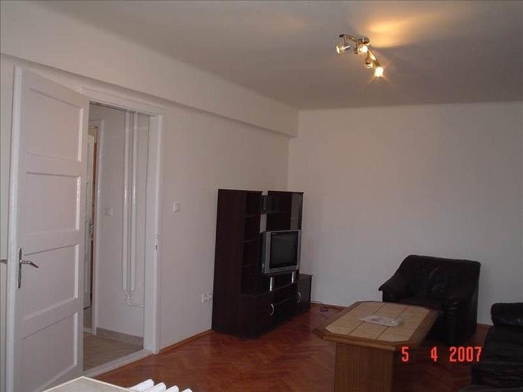 Apartament cu 2 camere decomandat, mobilat în Medicină