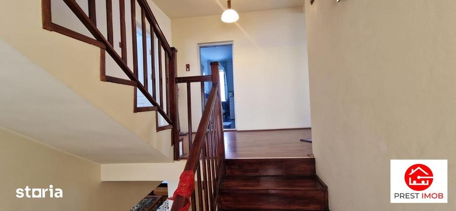 Casă cu 6 camere cu Teren 435 Mp în Central