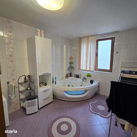 Apartament cu 4 camere în Ultracentral