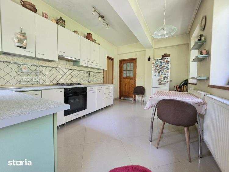 Casă cu 6 camere cu Teren 1250 Mp în Chiajna