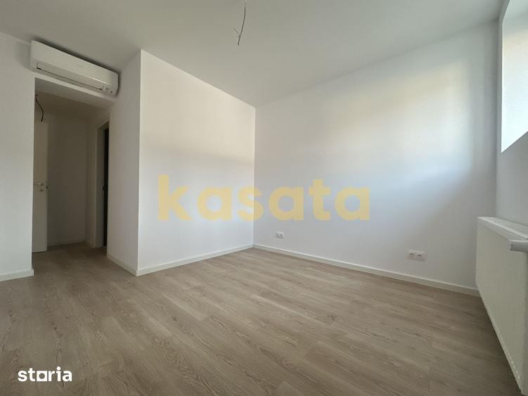 Apartament cu 3 camere în Tei