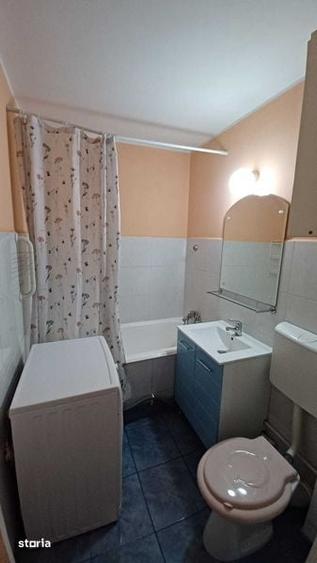 Apartament cu 2 camere semidecomandat în Centrul Civic