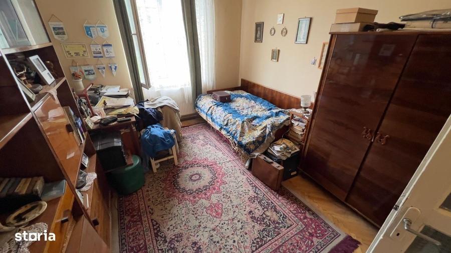 Apartament cu 3 camere decomandat în Petros