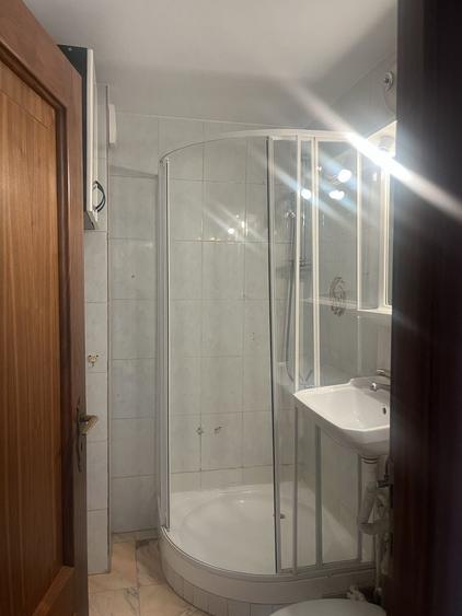 Apartament cu 4 camere decomandat în Panduri