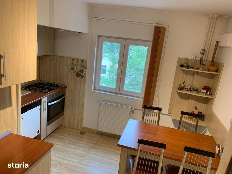 Apartament cu 3 camere decomandat în Lunei