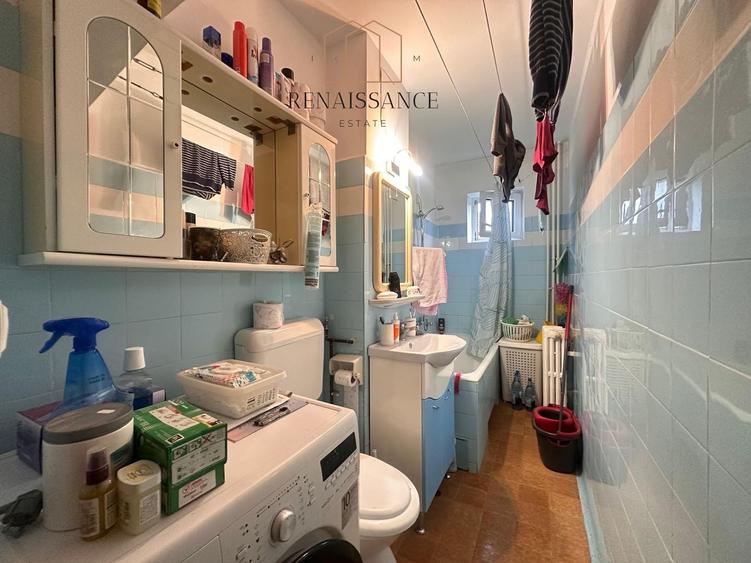 Apartament cu 3 camere semidecomandat, mobilat în Dacia