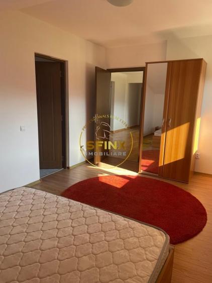 Casă individuală cu 14 camere cu Canalizare în Cheia