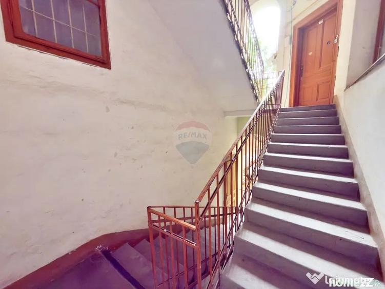 Apartament cu 3 camere semidecomandat în Central