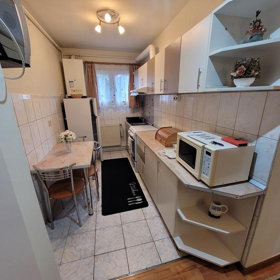 Apartament cu 2 camere nedecomandat în Astra