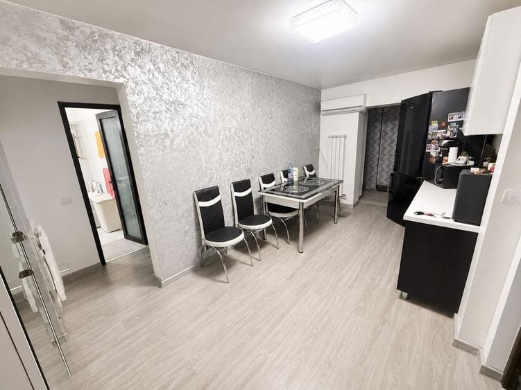 Apartament cu 2 camere decomandat în Rovine