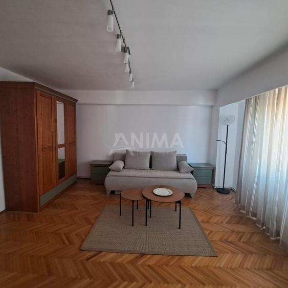 Apartament cu 3 camere decomandat, mobilat în Central