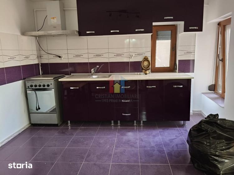 Casă cu 4 camere cu Teren 300 Mp în Central