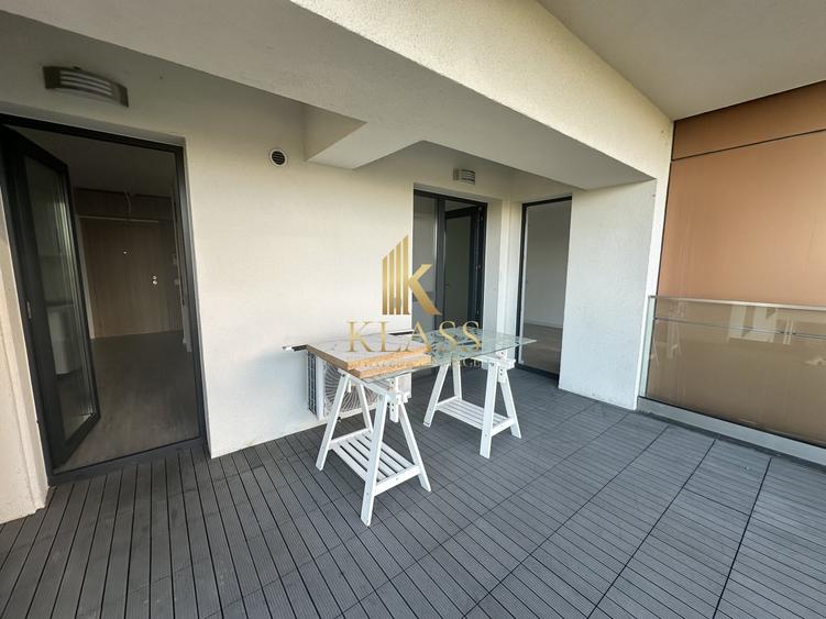 Apartament cu 3 camere semidecomandat, mobilat în P-ta Presei Libere