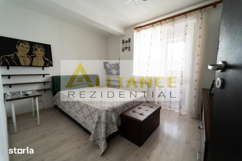 Apartament cu 3 camere decomandat în Central — fotografia 3