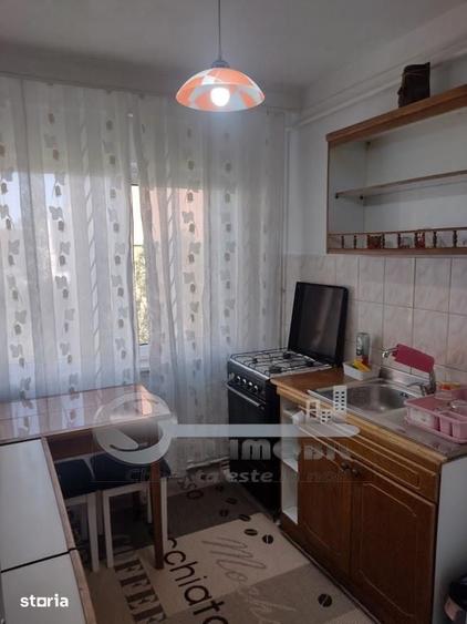 Aparatament 2 camere decomandat | 54 mp | Podu RO? | 450 negociabil - 2