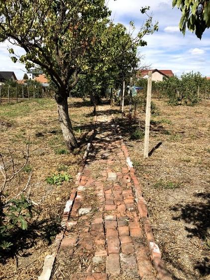 Casă individuală cu 3 camere cu Canalizare în Central