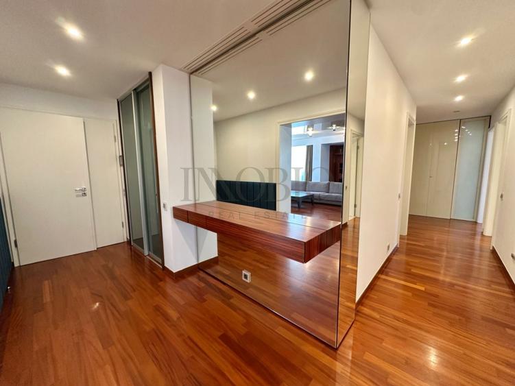 Apartament cu 3 camere decomandat, mobilat în Capitale